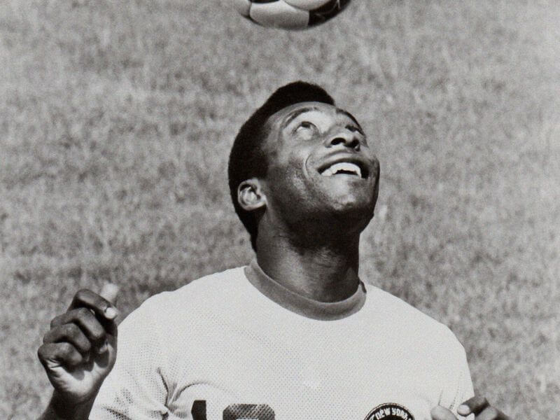 is pele the best soccer player