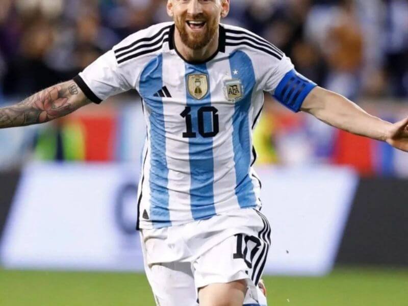 what nationality is messi