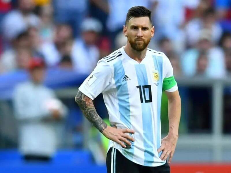 when did messi join argentina